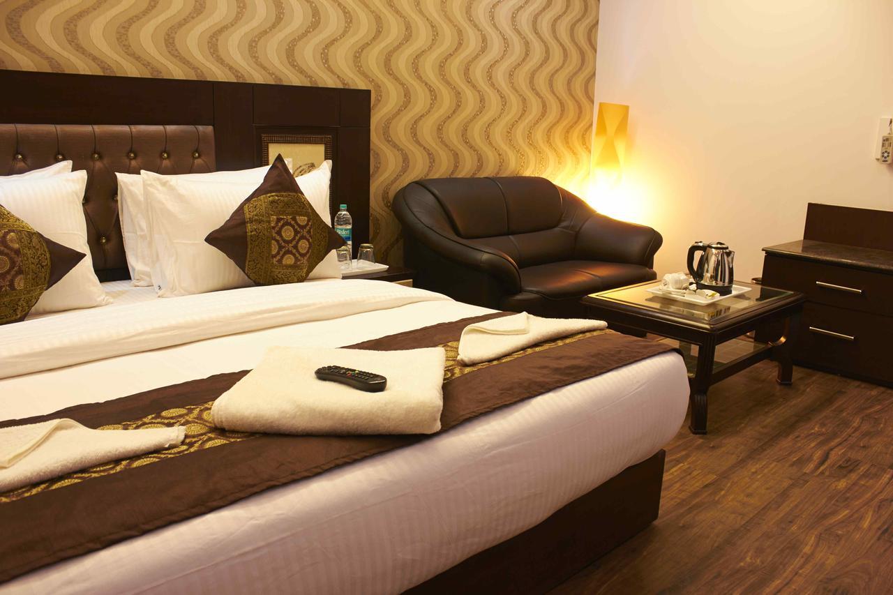 Hotel Waterfall Delhi  Exterior foto