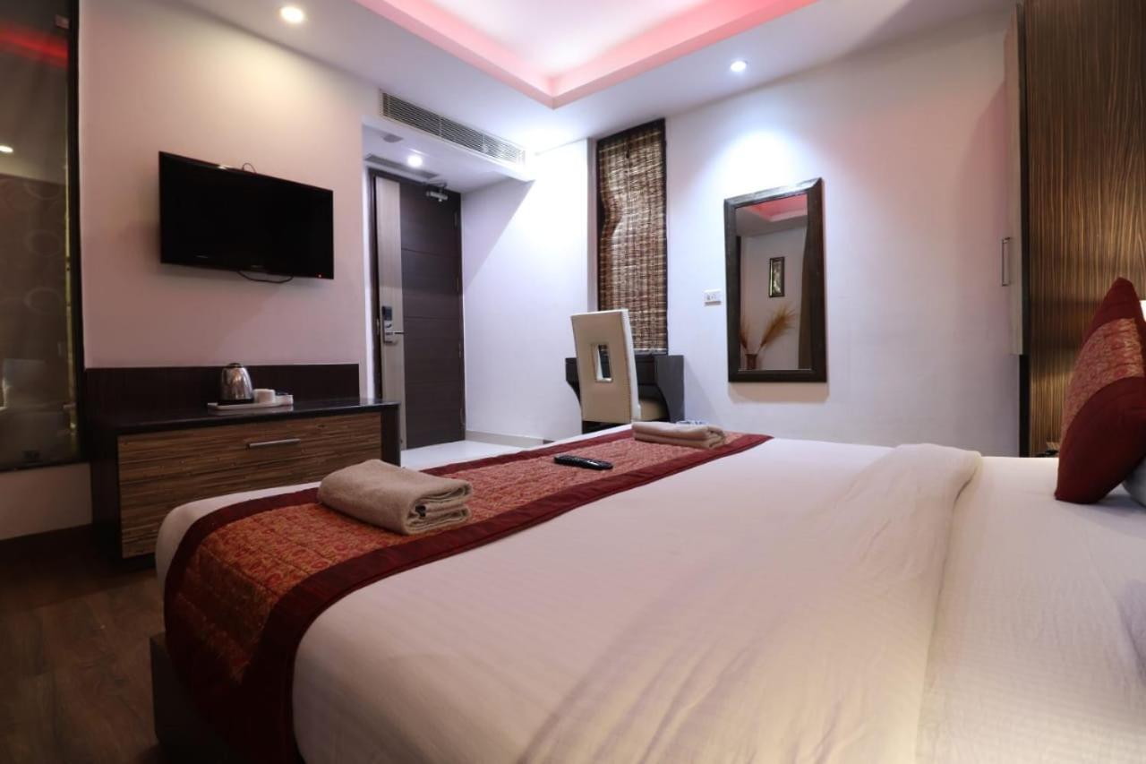 Hotel Waterfall Delhi  Exterior foto