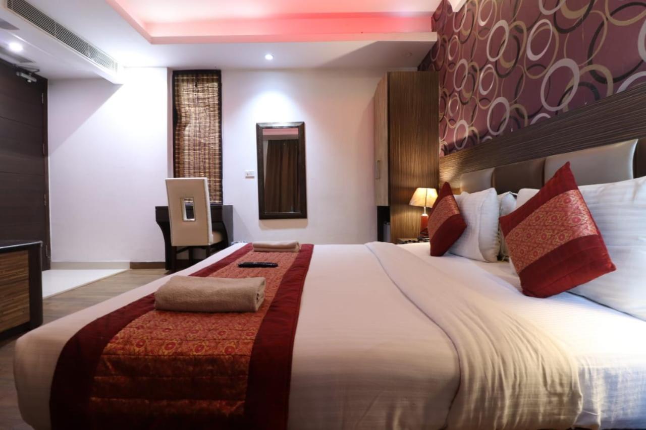 Hotel Waterfall Delhi  Exterior foto